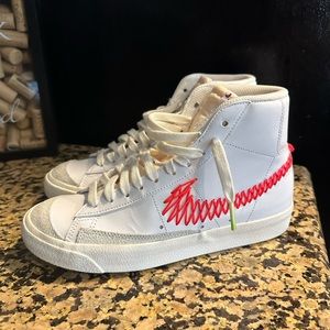 NIKE BLAZER MID ‘77 BG